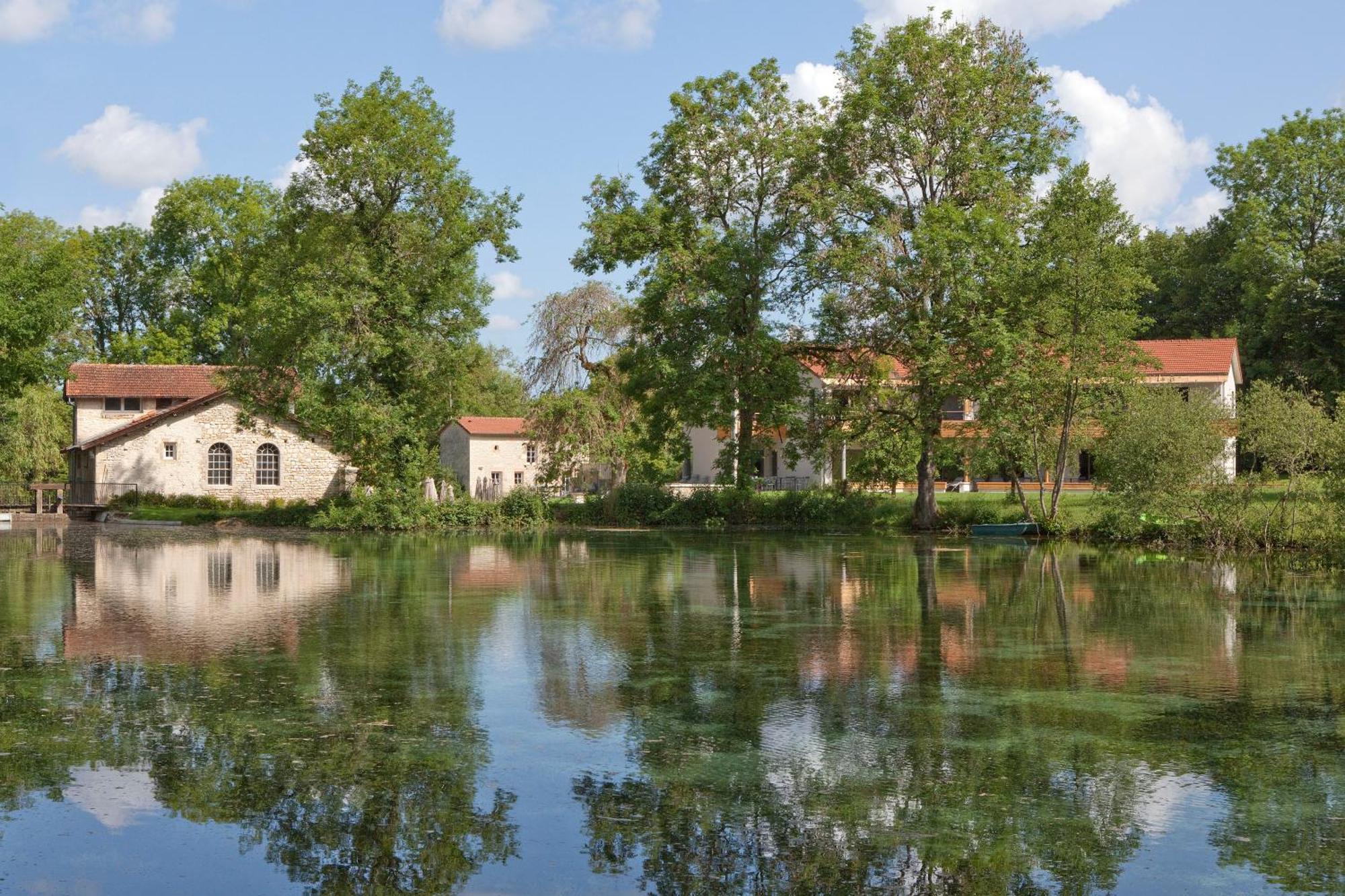 Logis La Source Bleue Hotel Gudmont-Villiers Exterior photo