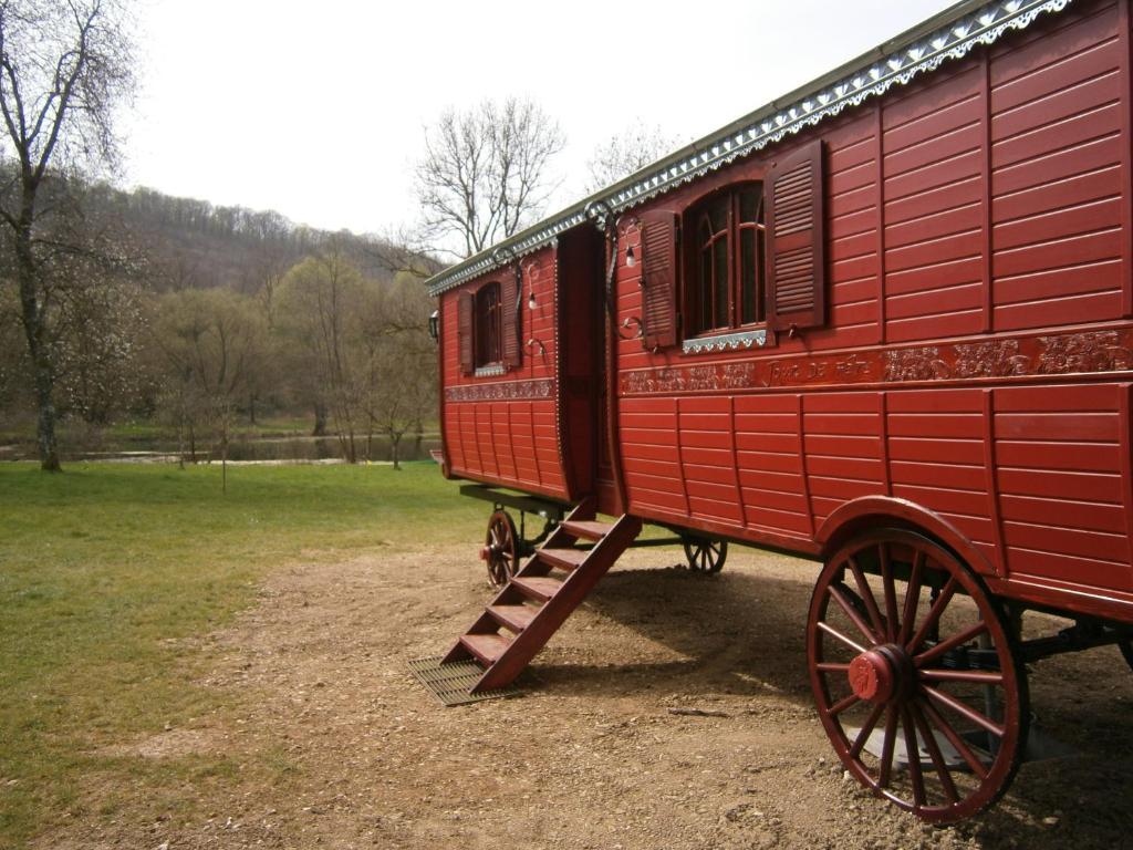 Logis La Source Bleue Hotel Gudmont-Villiers Room photo